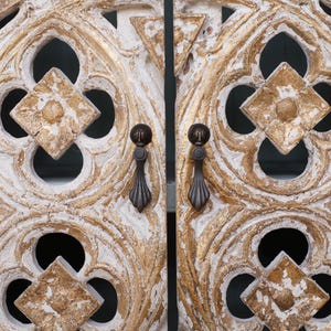 Narrow French Country Tall Cabinet with Carved Doors – Slim Distressed Storage Armoire afbeelding 5