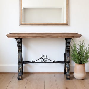 Rustieke houten consoletafel: vintage industriële haltafel met ijzeren details