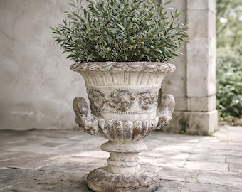 Französischer antiker Stil Urne Blumentopf, Beunruhigt Weiß