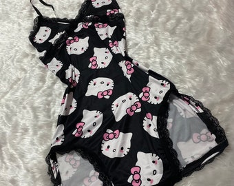 Zartes Kleid Hallo Kiitty, Babypuppe HK Kitten