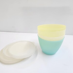 Vintage Pastel Tupperware 148 Series Food Storage Bowls w/Lids, Blue White and Yellow
