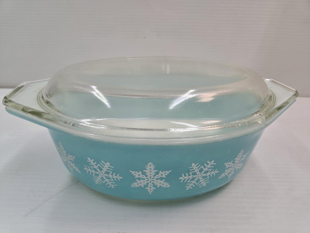 Pyrex Snowflake Pattern Casserole Vintage Pyrex 043 Oval Casserole Dish in the Turquoise Snowflake ...