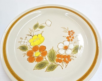 Mountain Wood Collection Stoneware Trellis Blossom Chop Plate