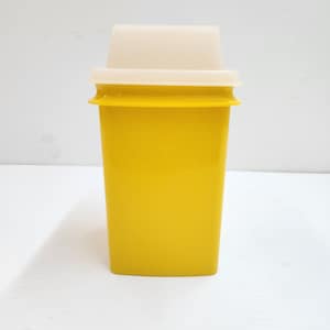 Vintage 1970&#39;s Tupperware Pickle/Olive keeper Bright Yellow 1970
