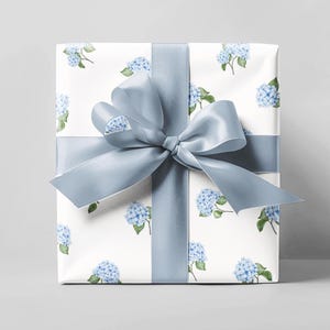 Rotolo di carta da regalo con ortensie bianche, carta da regalo con ortensie, carta da regalo per matrimoni, carta da regalo per compleanni, carta da regalo preppy