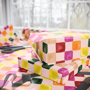 Rosa Aquarell kariertes Brett Geschenkpapierrolle, rosa Geschenkverpackung, Geburtstagsgeschenkverpackung, Feiertagsgeschenkverpackung, nettes Geschenk, Weihnachtsverpackung Bild 8
