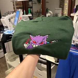 Sweat-shirt Gengar Sweat brodé inspiré de Pokémon Sweat à capuche Gengar Cadeau Pokémon Vêtements pour les fans de Nintendo image 3