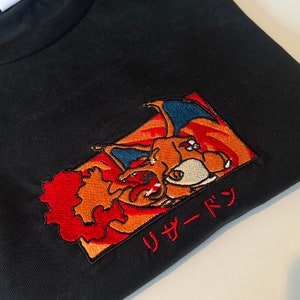 Sweatshirt Pokemon Charizard Sweatshirt brodé inspiré de Pokemon cadeau adulte Pokemon vêtements de Fan Nintendo image 2