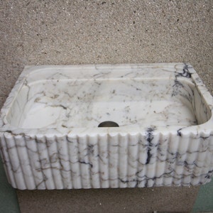 Calacatta Viola Marble Floating Sink: Bathroom Vanity (24&#39;&#39;x16&#39;&#39;x8&#39;&#39;)