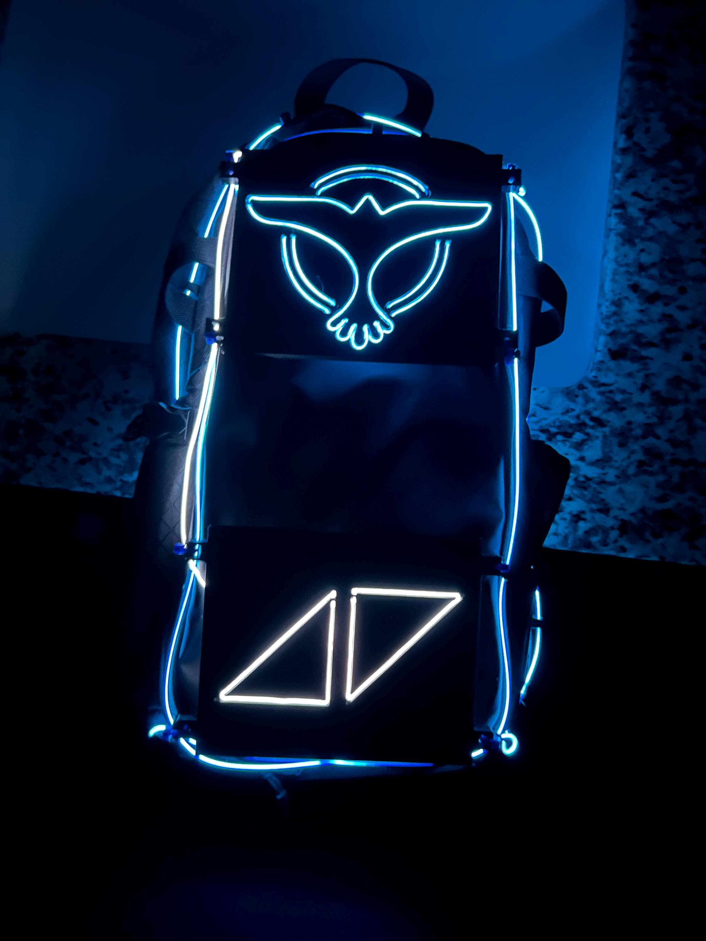 Avicii Keychain - Etsy