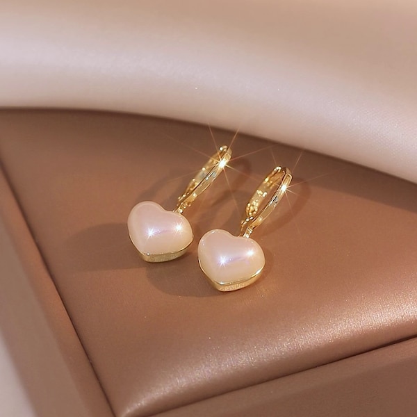 Peach heart pearl earrings female earrings senior sense of niche design earrings foreign earrings