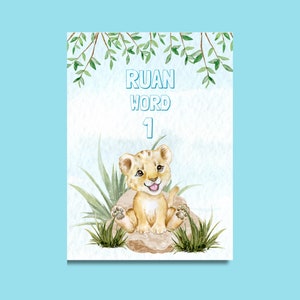 Cartão de aniversário adorável, idade 1, africâner, em branco por dentro, 10"x7", personalização de nome, design de animal selvagem, PDF, download digital, filhote de leão fofo