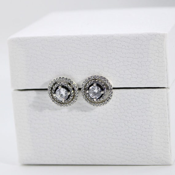 Round sparkle stud earrings deals