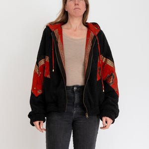 Midnight Patch – Veste Teddy noire avec sari réversible