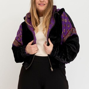 Giacca invernale corta reversibile con applicazione vintage a forma di sari, nera - Taglia XL