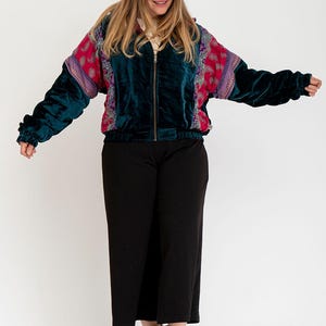 Veste d'hiver courte réversible avec patch sari vintage couleur pétrole