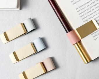 Messing Stifthalter für Notizbücher & Planer | Stiftschlaufe aus Leder Traveler's Notebook Accessoire | Messing Clip für Zeitschriften | Tagebücher