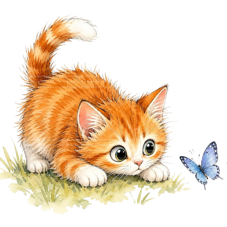 K&ouml;nnte beinhalten: Aquarellillustration eines orangefarbenen K&auml;tzchens mit gro&szlig;en gr&uuml;nen Augen, das sich auf einen blauen Schmetterling konzentriert. Das K&auml;tzchen sitzt auf gr&uuml;nem Gras, bereit zum Springen, mit hochgestelltem Schwanz. Das Kunstwerk hat einen weichen, skurrilen Stil.