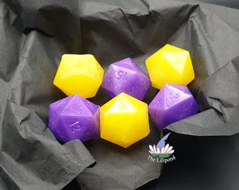 Handgefertigte D20 Seifenwürfel Set | Zweifarbiges Gamer Geschenk