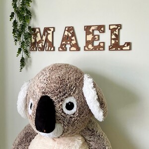 Nome personalizado de madeira - decoração de quarto infantil - tema dinossauro - presente original