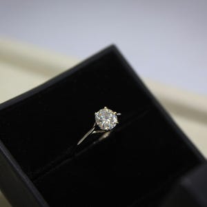 Round Solitaire Ring, Wedding Ring, Engagement Ring, Anniversary Ring, Moissanite Stones , Statement Ring, Gift for Wife
