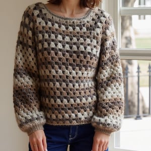 Gehaakte oma-trui van mohair - Handgemaakte gehaakte trui - Boho-stijl mohair trui