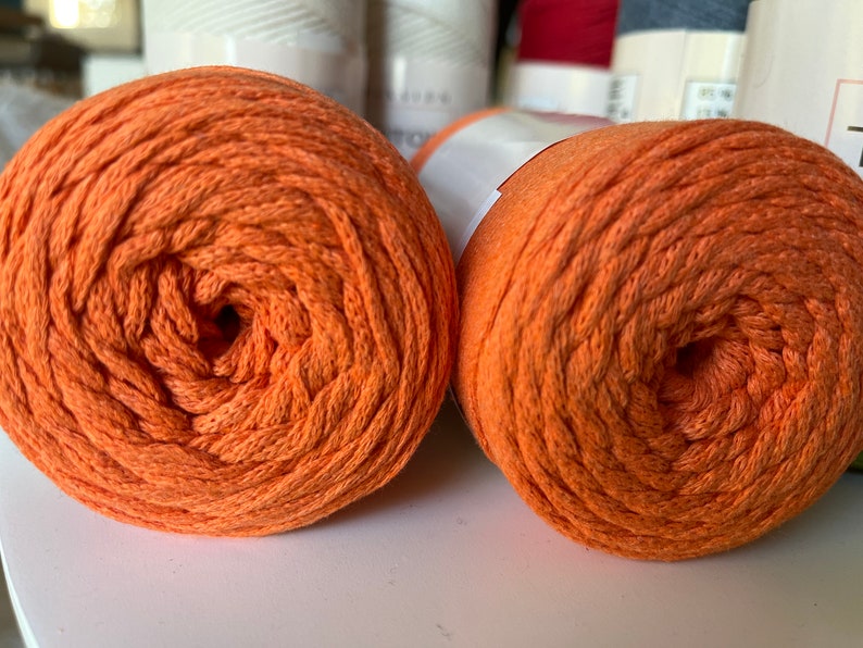 sac cabas fourre tout à bandoulière tricoté main au crochet bleu ou beige idéal été plage vacances cadeau orange