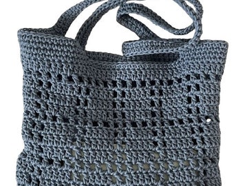 sac cabas fourre tout à bandoulière tricoté main au crochet bleu ou beige idéal été plage vacances cadeau