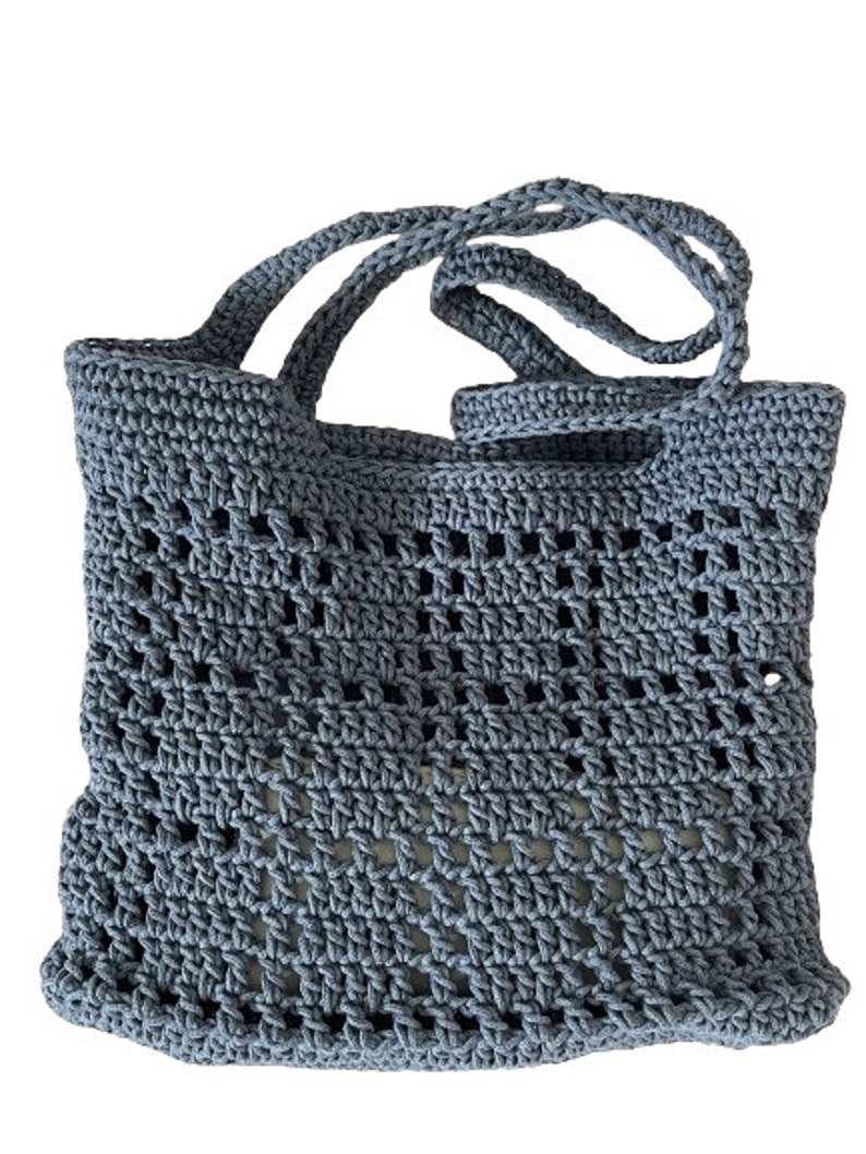sac cabas fourre tout à bandoulière tricoté main au crochet bleu ou beige idéal été plage vacances cadeau bleu