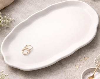 Dekotablett | Ovale Schmuckschale | lange, gewellte Ablage | Cloud Tablett | Schmuckablage | Geschenk | Dekoration | Verlobung | Hochzeit