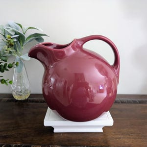 Vintage Hall Maroon Burgandy Tilted Ball Pitcher, #633 Made In U.S.A., 1930-1970