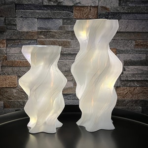 Ausgefallene Dekolampe mit LED-Lichterkette 3D gedruckt Modernes Design in Weiß und Transparent Bild 5