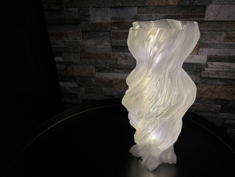 Ausgefallene Dekolampe mit LED-Lichterkette 3D gedruckt Modernes Design in Weiß und Transparent Bild 3