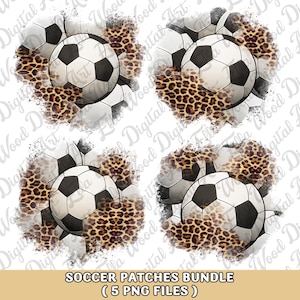 Puede incluir: Cinco ilustraciones digitales de balones de fútbol sobre un fondo de estampado de leopardo. Los balones de fútbol son blancos con costuras negras y están dispuestos en un patrón aleatorio. El fondo es un estampado de leopardo marrón y negro.