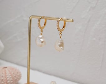 バロック淡水パールイヤリング、ダングル、バロックパール、パールイヤリング、バロックイヤリング、彼女へのギフト