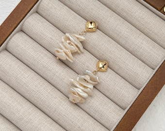 バロック淡水パールイヤリング、ダングル、バロックパール、パールイヤリング、バロックイヤリング、彼女へのギフト