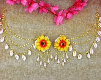 Yellow bridal haldi floral jewelry Sunflower floral shells jewelry Yellow white Floral earrings jewelry set Mehendi floral jewelry set