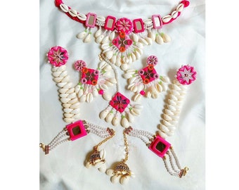 Joyería de concha Haldi nupcial rosa Conchas de cauri y joyería de tela de espejo para joyería de espejo Haldi y conchas para joyería floral mehendi Haldi