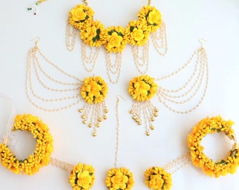 Floral yellow jewelry for Haldi    Floral yellow jewelry for mehendi, mayoon    floral jewelry    Haldi floral jewelry