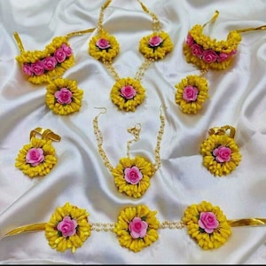 haldi floral jewelry bridal floral jewelry mehendi floral jewelry Pink yellow floral jewelry for haldi, mehendi and babyshower