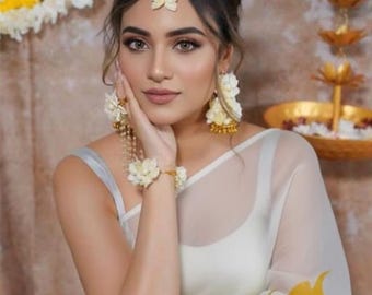 White haldi floral jewelry set Bridal floral jewelry white mehendi floral jewelry babyshower jewelry haldi flower jewelry handmade jewelry