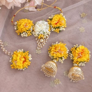 yellow haldi floral jewelry yellow white floral jewelry bridal floral jewelry with kalire image 2