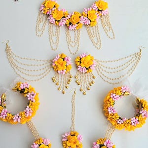 Floral yellow babypink jewelry for Haldi    Floral yellow babypink jewelry for mehendi, mayoon    floral jewelry    Haldi floral jewelry