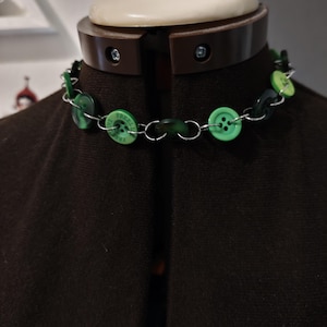 Green Button Choker