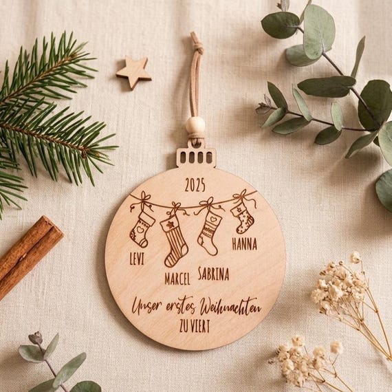 Christbaumkugel personalisiert Erstes Weihnachten zu viert | Christbaumschmuck Weihnachtskugel Geschenk Weihnachten Anhänger Weihnachtsbaum