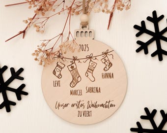 Christbaumkugel personalisiert Erstes Weihnachten zu viert | Christbaumschmuck Weihnachtskugel Geschenk Weihnachten Anhänger Weihnachtsbaum
