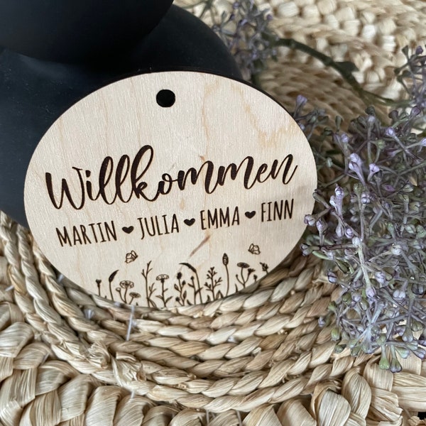 Willkommen mit Namen Personalisiertes Türschild aus Holz | Zuhause | Geschenk | Individuell | Namensschild | Deko | Begrüßung