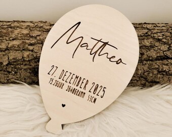 Personalized wooden balloon birth announcement with name and birth details, engraved baby sign as nursery decor & gift, birth balloon