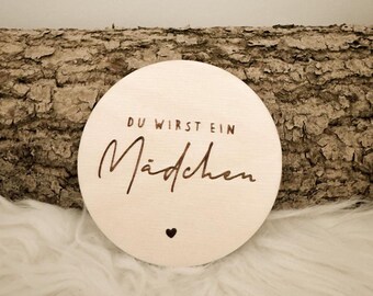 Round wooden sign "You're having a girl" – Gender reveal decoration made of wood, pregnancy gift, nursery wall decoration, newborn photo prop
