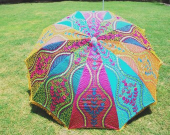 Nouveau parapluie de jardin Suzani Decor, grand parasol pour l'extérieur, le jardin, le café de plage avec un nouveau design et un beau parapluie de jardin imprimé à la main